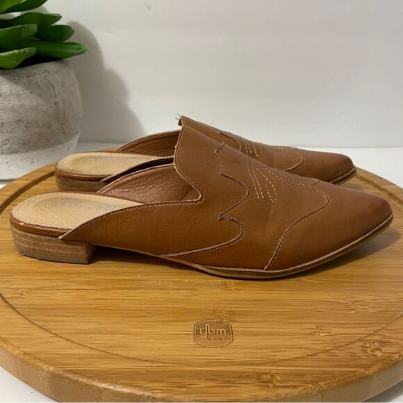 Mi.iM Kendrick Faux Leather Western Mule Brown Pointed Toe Cowgirl Flat Size 6 - Picture 2 of 10